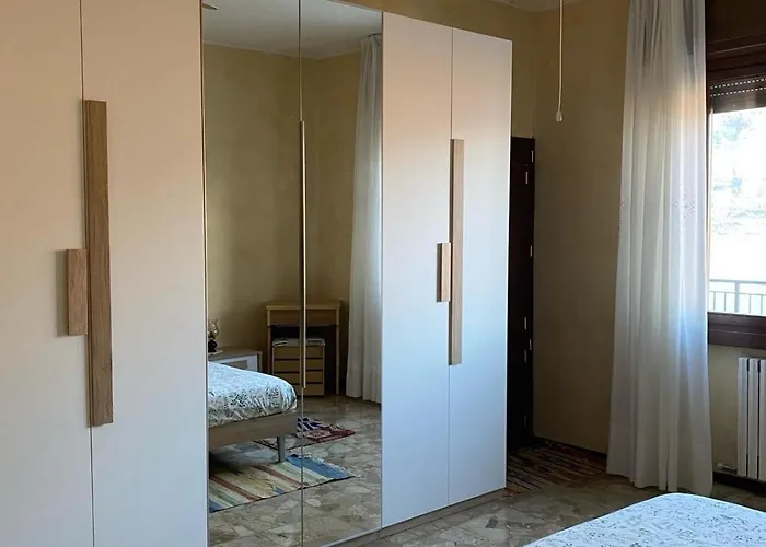 Gere House Лезено